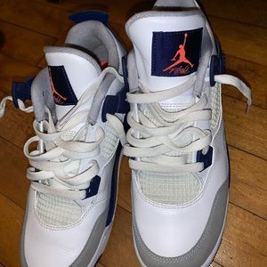 Retro 4s grade school size 6.5